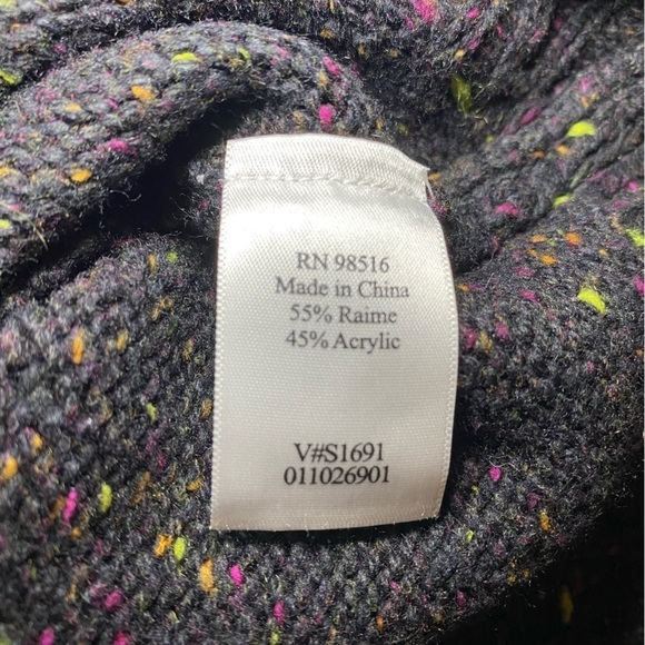 Coldwater Creek vest with front zipper. Size XL. Black, with accents o… - Picture 6 of 6